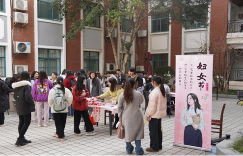 https://hubei-university.com/_s_/sfxy/__local/0/DF/88/964E730CC290D87F50804882BD2_84F8781A_C89C3.png