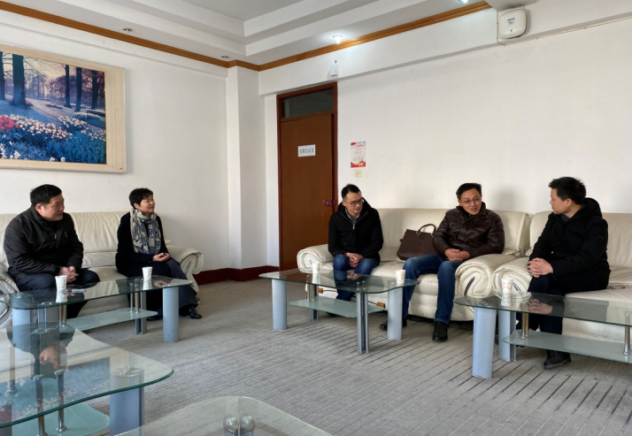 说明: http://hubei-university.com/__local/1/89/05/798C3FA94987314E31F682E370C_8D41A408_85A0A.png