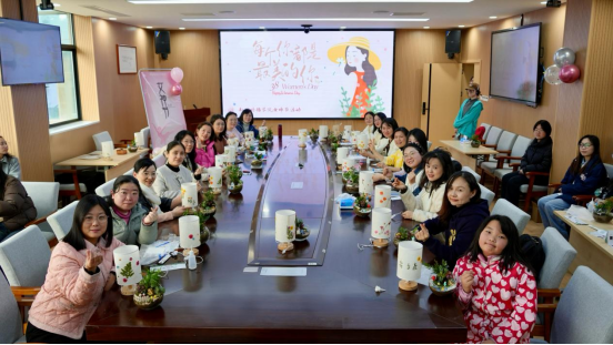 https://hubei-university.com/_s_/xcy/__local/4/D3/F2/1E6663EE272862F4A5CEAC26267_EBF8FBB2_A8038.png