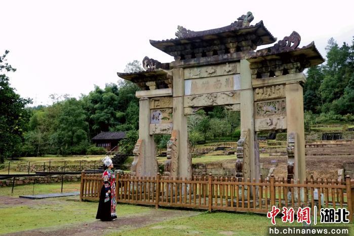 https://www.hb.chinanews.com.cn/cr/2025/1103/3557232722.jpg