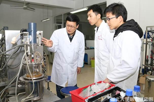 https://hubei-university.com/_s_/news/__local/4/0A/42/6A52C527B48EDE80556FE65D123_4C3A7B12_3B72C.png