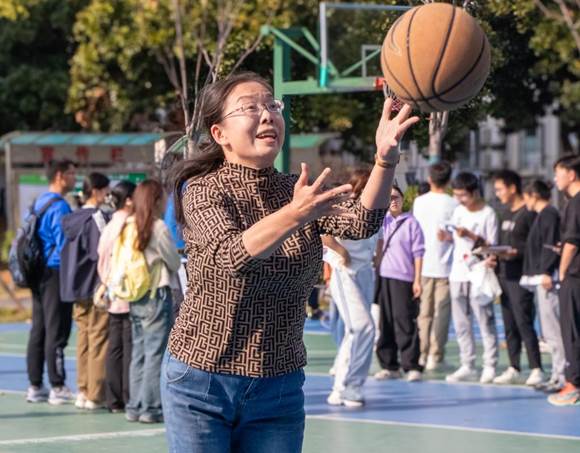 http://hubei-university.com/_s_/tsjy/__local/7/4E/52/2B27FB9B4350398F414663D79E4_7C40D001_1E422.jpg