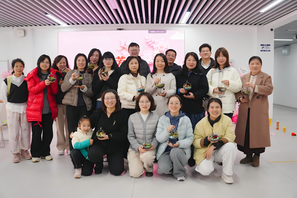 http://hubei-university.com/_s_/cpa/__local/6/1F/86/F7FFFE24A1A5CFBB156B98D54C1_03550F22_46A8AA.png