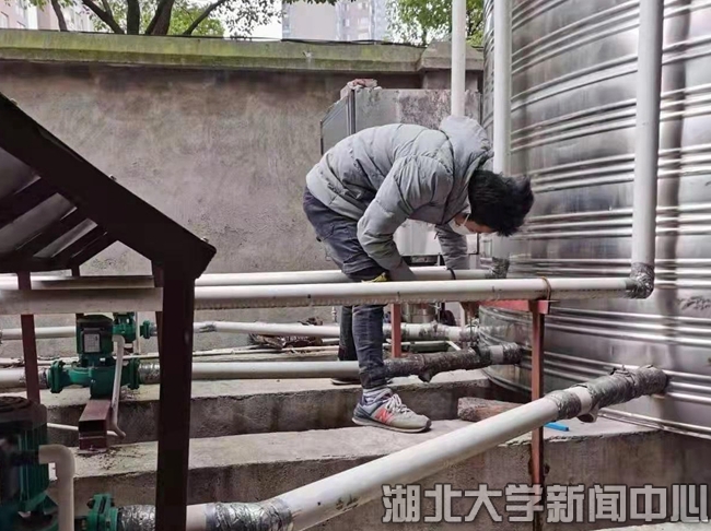 说明: http://hubei-university.com/__local/F/5C/F7/76030F18A608E8E204783E5454F_D8410E8B_3FD14.jpg?e=.jpg